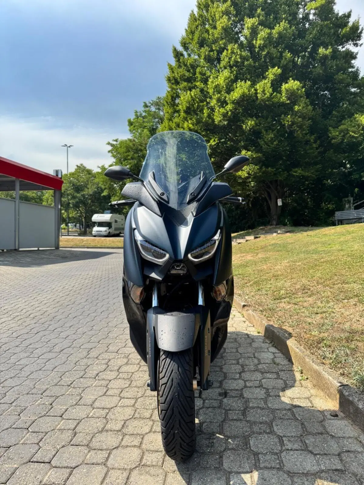 Yamaha X-Max 300 Tech Max (2021 - 24) (2)