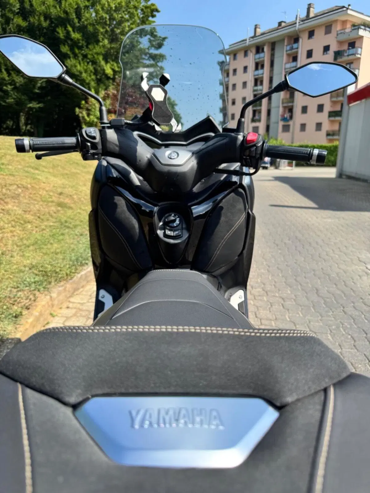 Yamaha X-Max 300 Tech Max (2021 - 24) (4)