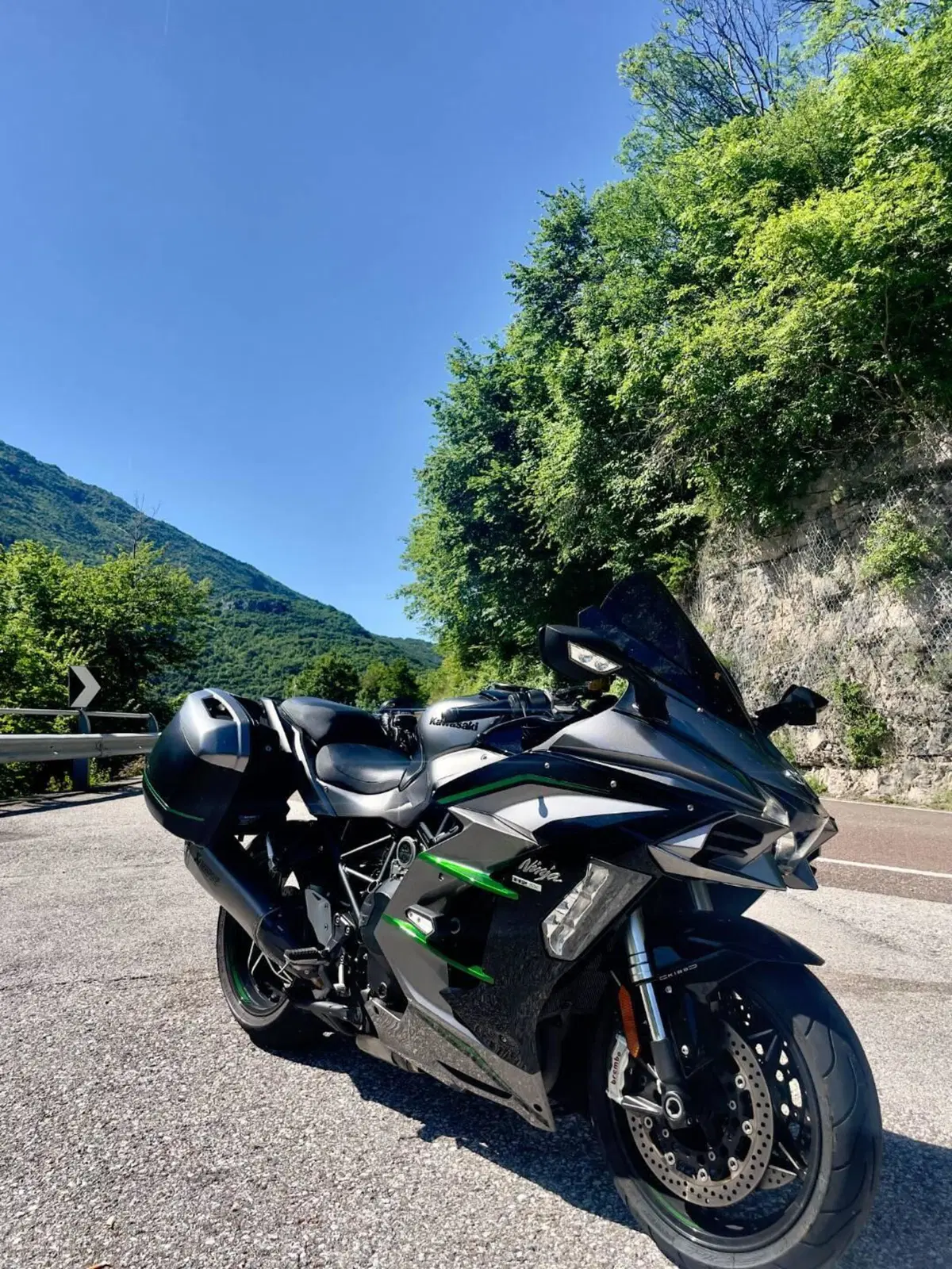Kawasaki Ninja H2 SX SE+ (2019 - 20) (2)