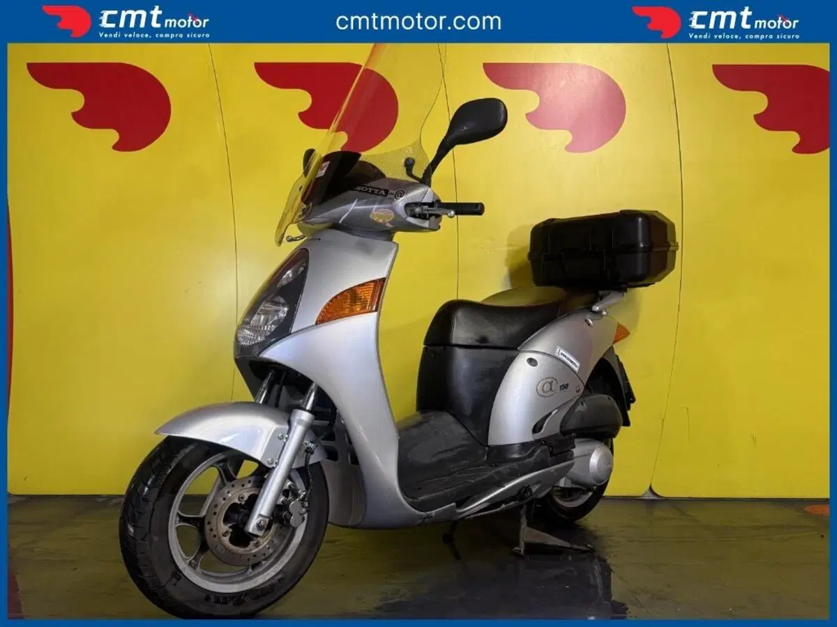 Honda SH 150 (2000 - 06) (2)