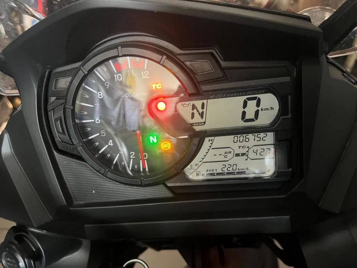 Suzuki V-Strom 650 (2021 - 25) (4)
