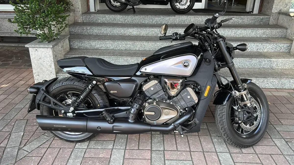 QJ Motor SRV 600 V (2025 - 26)