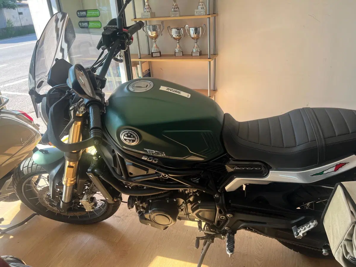 Benelli Leoncino 800 Trail (2022 - 26) (2)