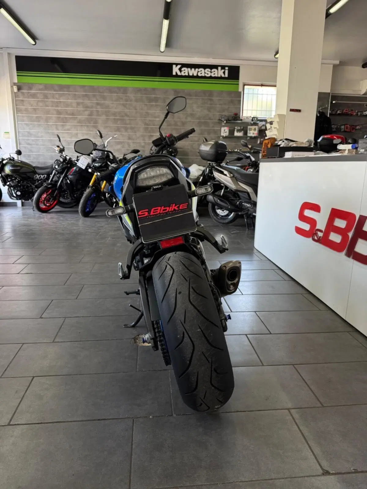 Suzuki GSX-S1000 (2021 - 25) (4)