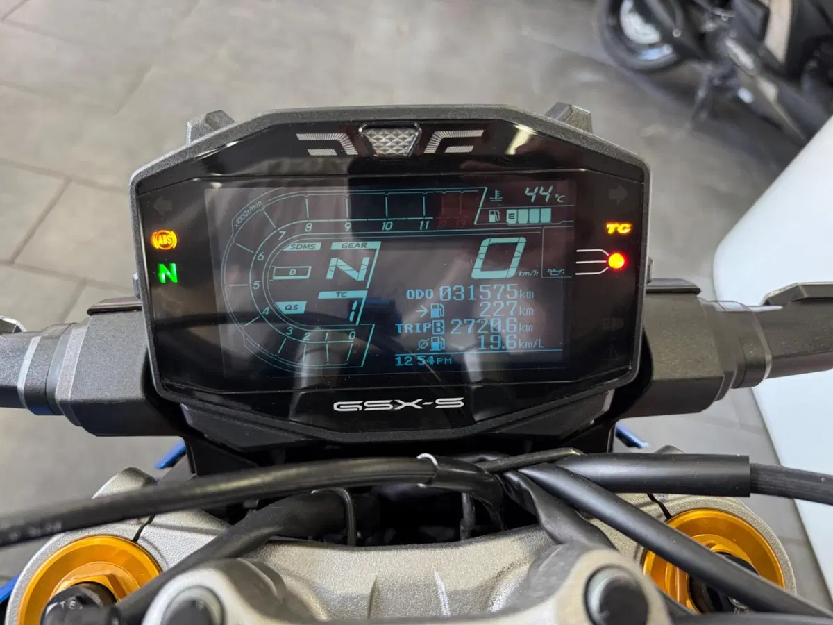 Suzuki GSX-S1000 (2021 - 25) (7)