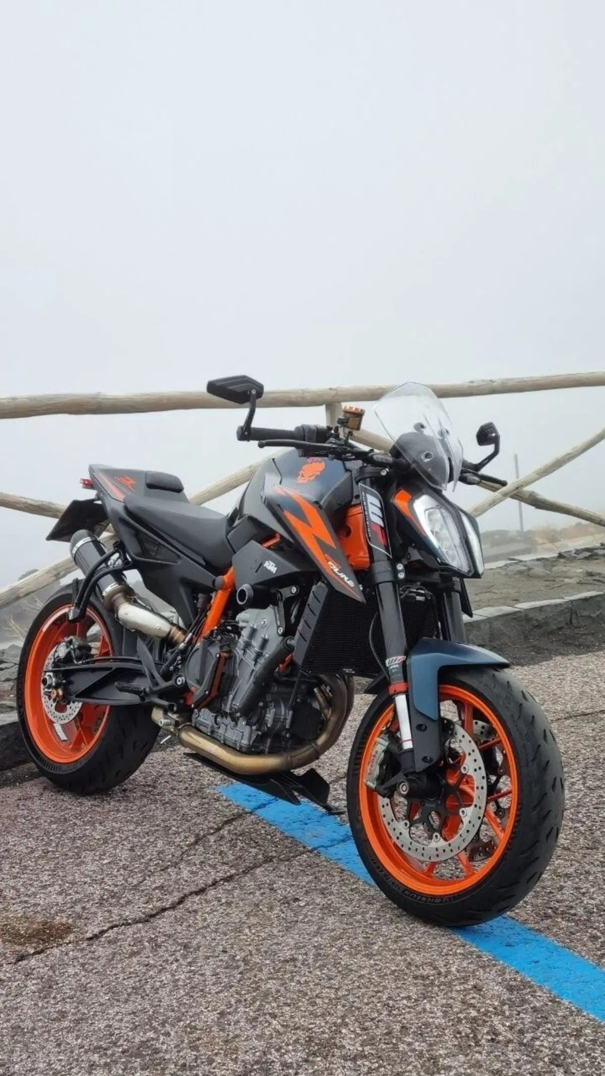 KTM 890 Duke R (2022 - 23)