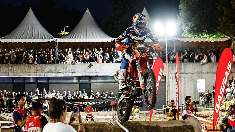 EnduroGP26 #9 Portogallo2 D1. Il treno Josep Garcia &egrave; ripartito [VIDEO]