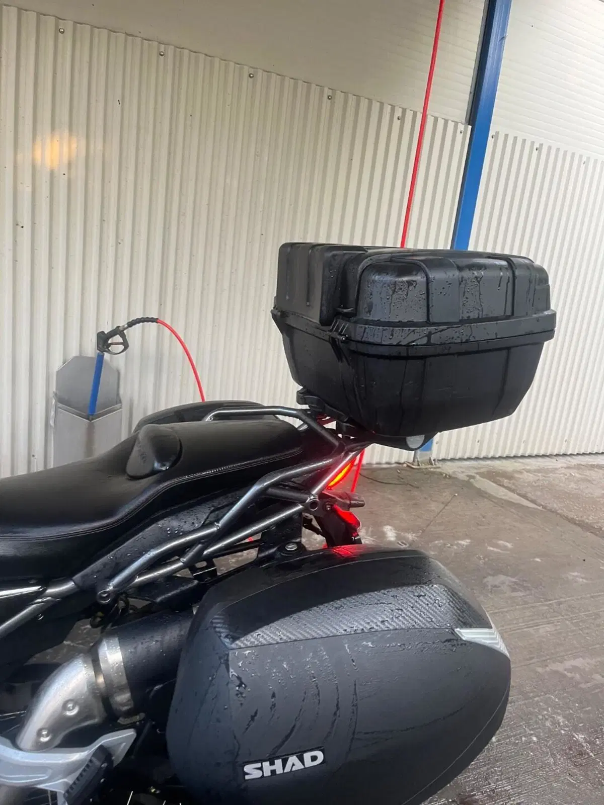 Moto Guzzi V85 TT Guardia d'Onore (2022 - 23) (4)