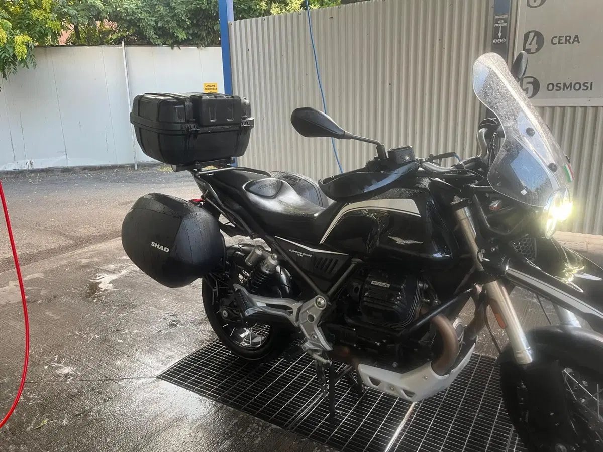 Moto Guzzi V85 TT Guardia d'Onore (2022 - 23) (14)