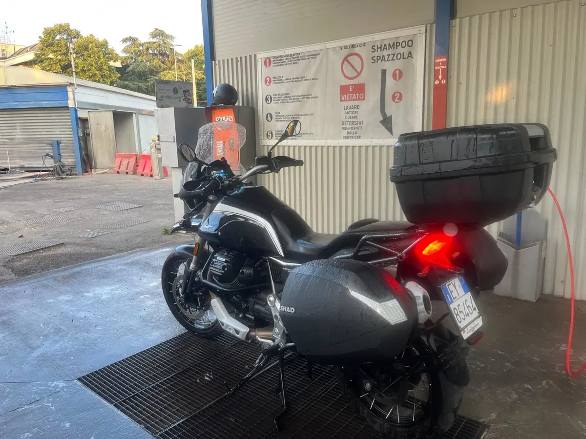 Moto Guzzi V85 TT Guardia d'Onore (2022 - 23) (15)