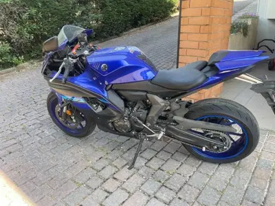 Yamaha YZF R7 (2021 - 25) usata
