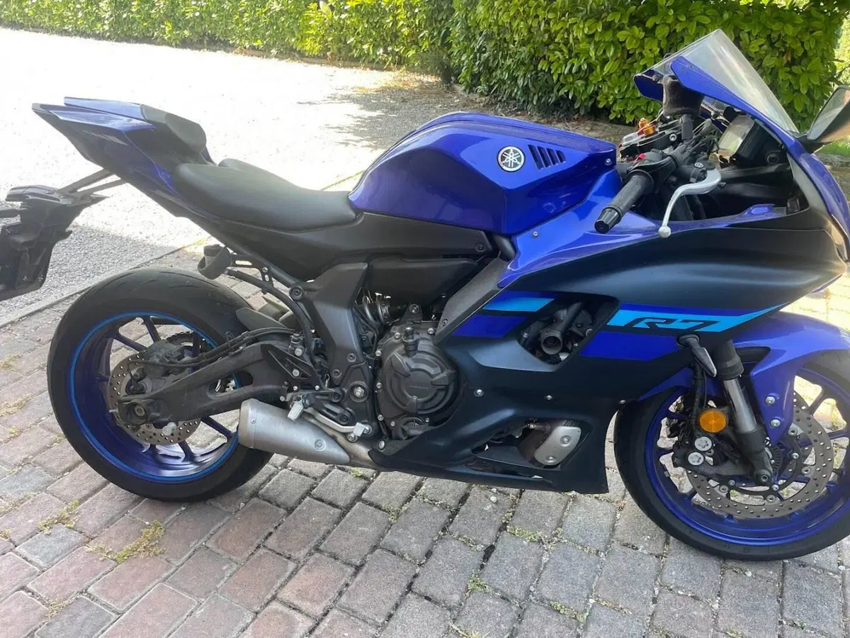 Yamaha YZF R7 (2021 - 25) (4)