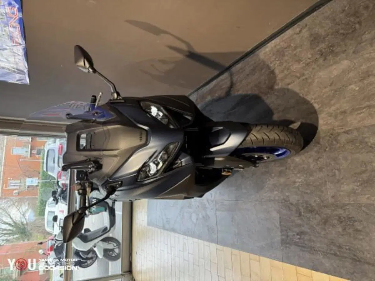Yamaha T-Max 560 (2022 - 24) (3)