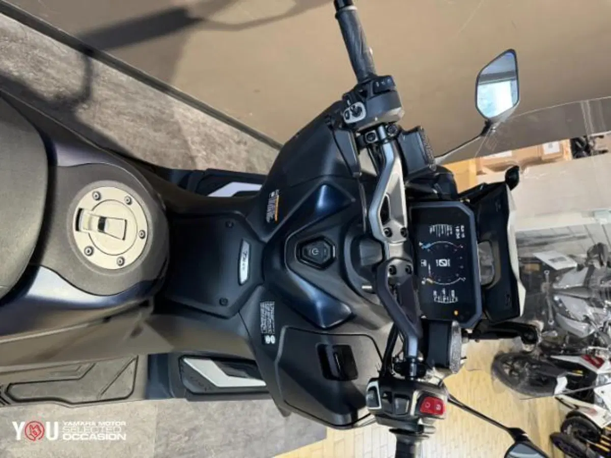 Yamaha T-Max 560 (2022 - 24) (5)