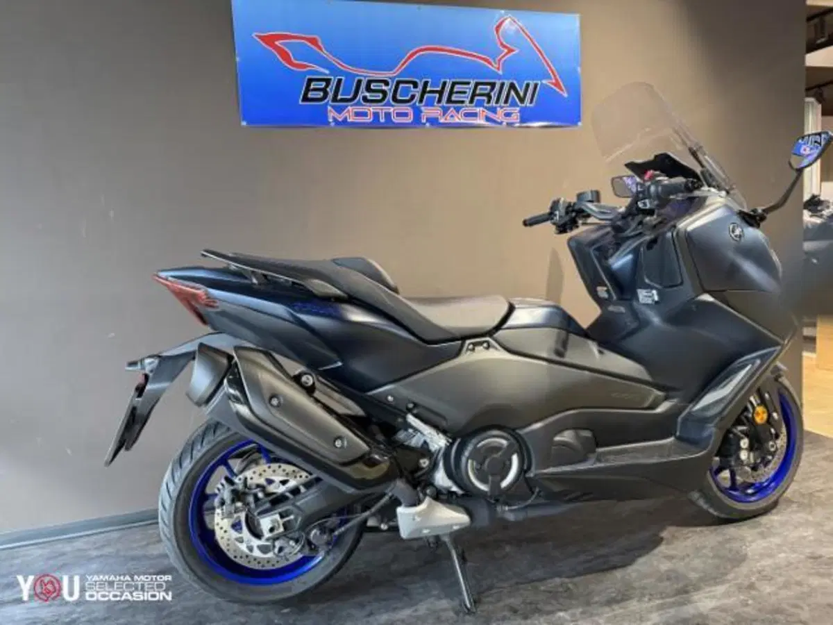 Yamaha T-Max 560 (2022 - 24) (8)