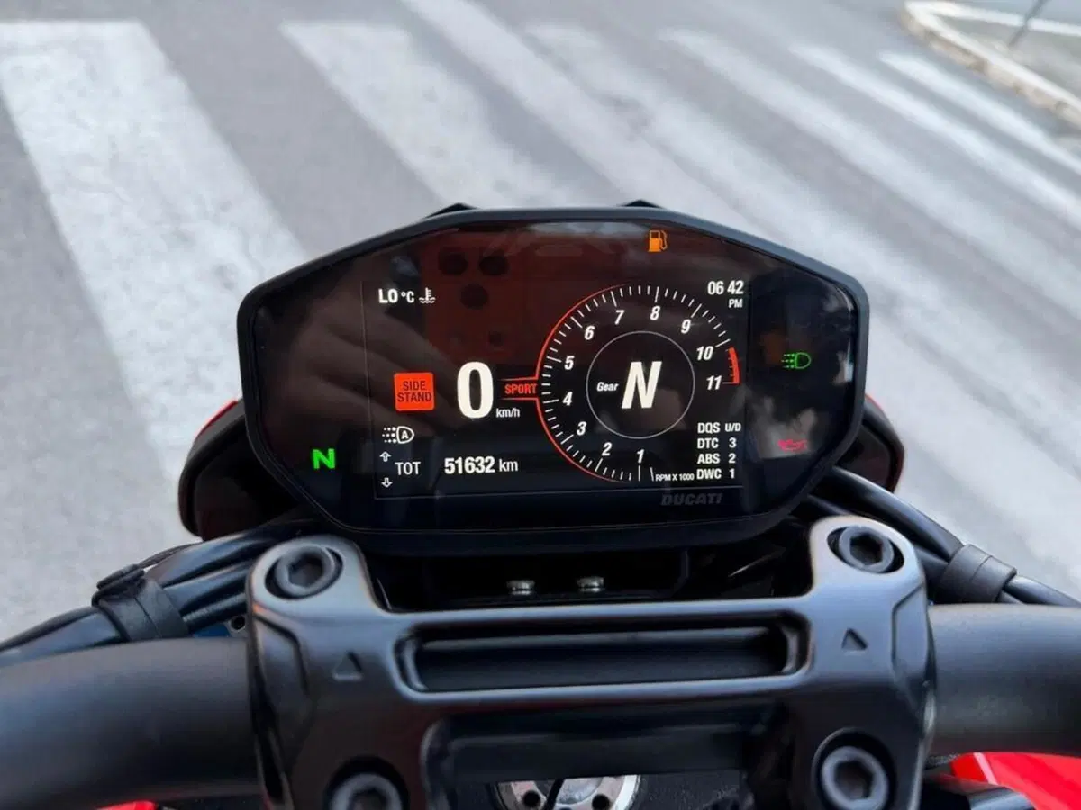 Ducati Hypermotard 950 SP (2022 - 25) (10)