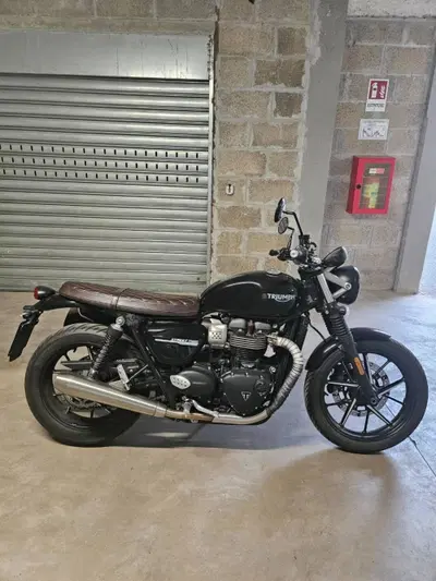 Triumph Street Twin 900 (2019 - 20) usata