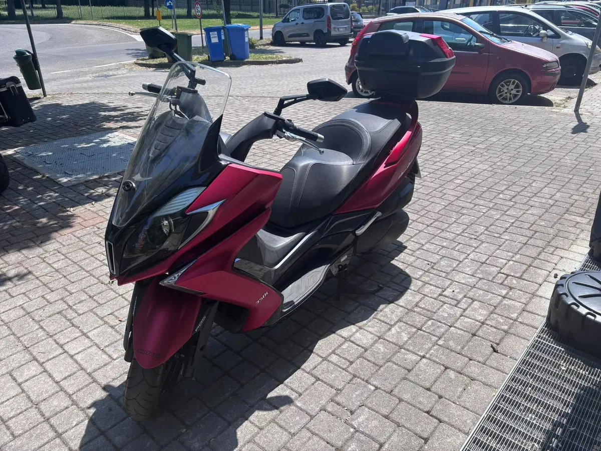 Kymco Downtown 350i ABS (2016 - 20) (2)