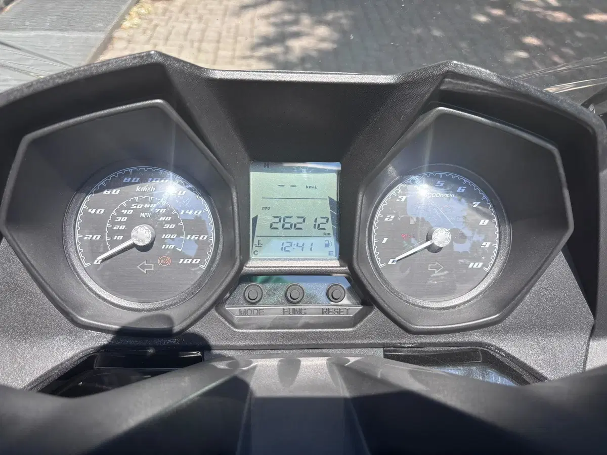 Kymco Downtown 350i ABS (2016 - 20) (5)