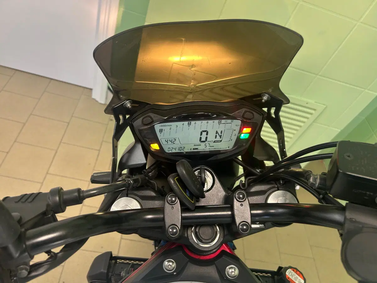 Suzuki SV650 (2021 - 24) (5)