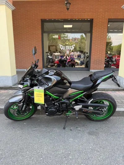 Kawasaki Z 900 (2021 - 24) usata