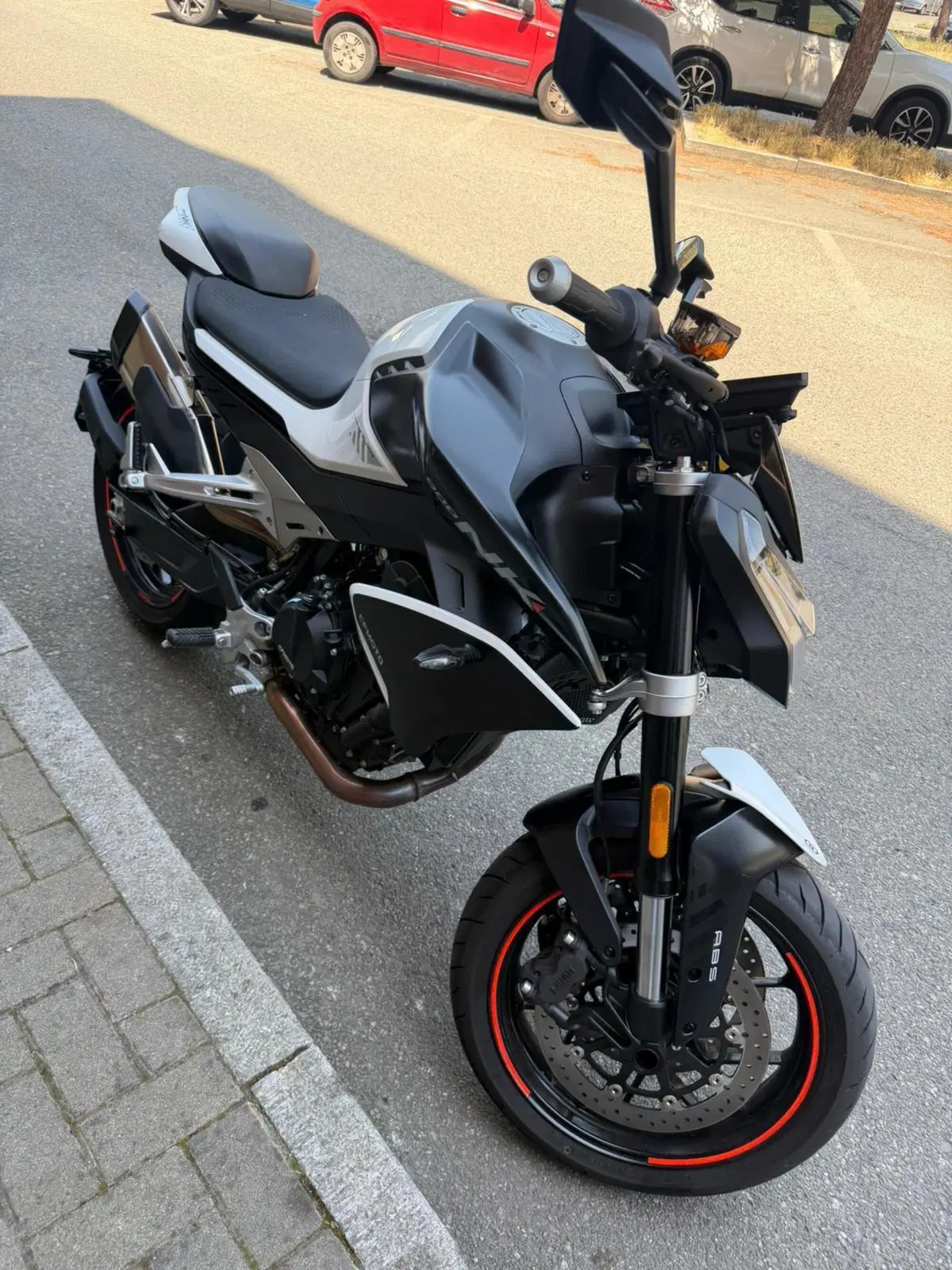 CFMOTO 800NK Advanced (2023 - 26) (10)