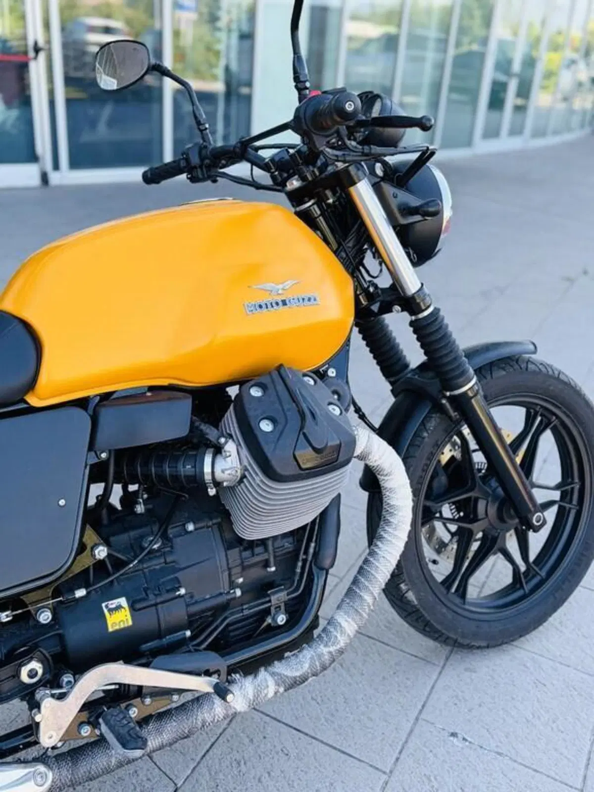 Moto Guzzi V7 II Stone (2015 - 17) (4)