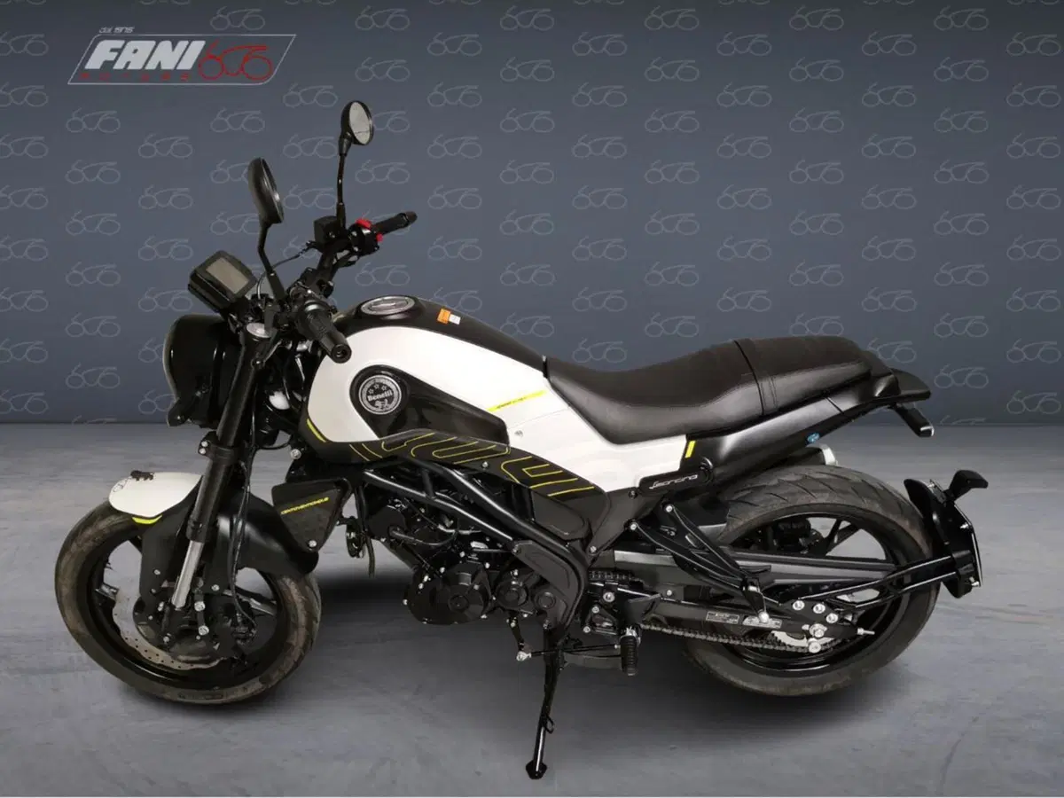 Benelli Leoncino 125 (2022 - 25) (3)