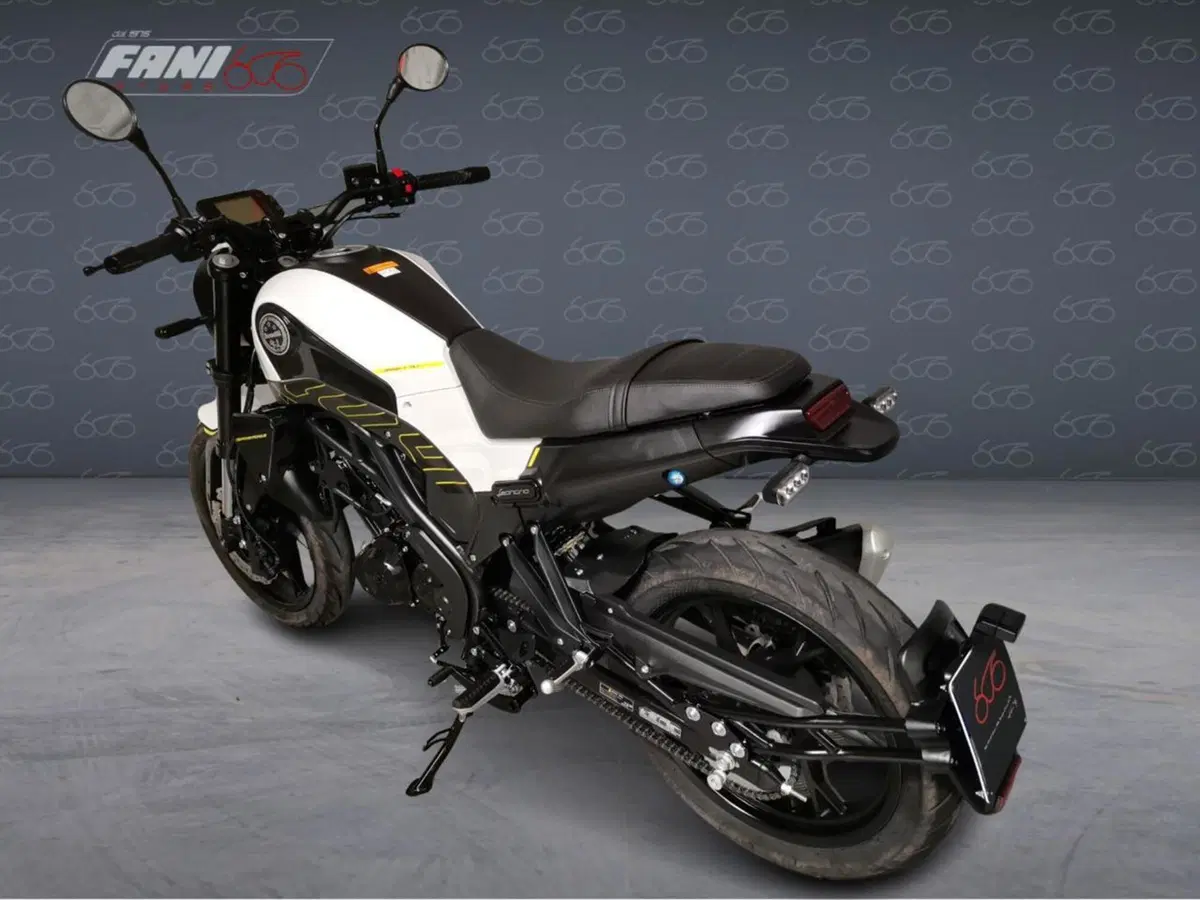 Benelli Leoncino 125 (2022 - 25) (4)