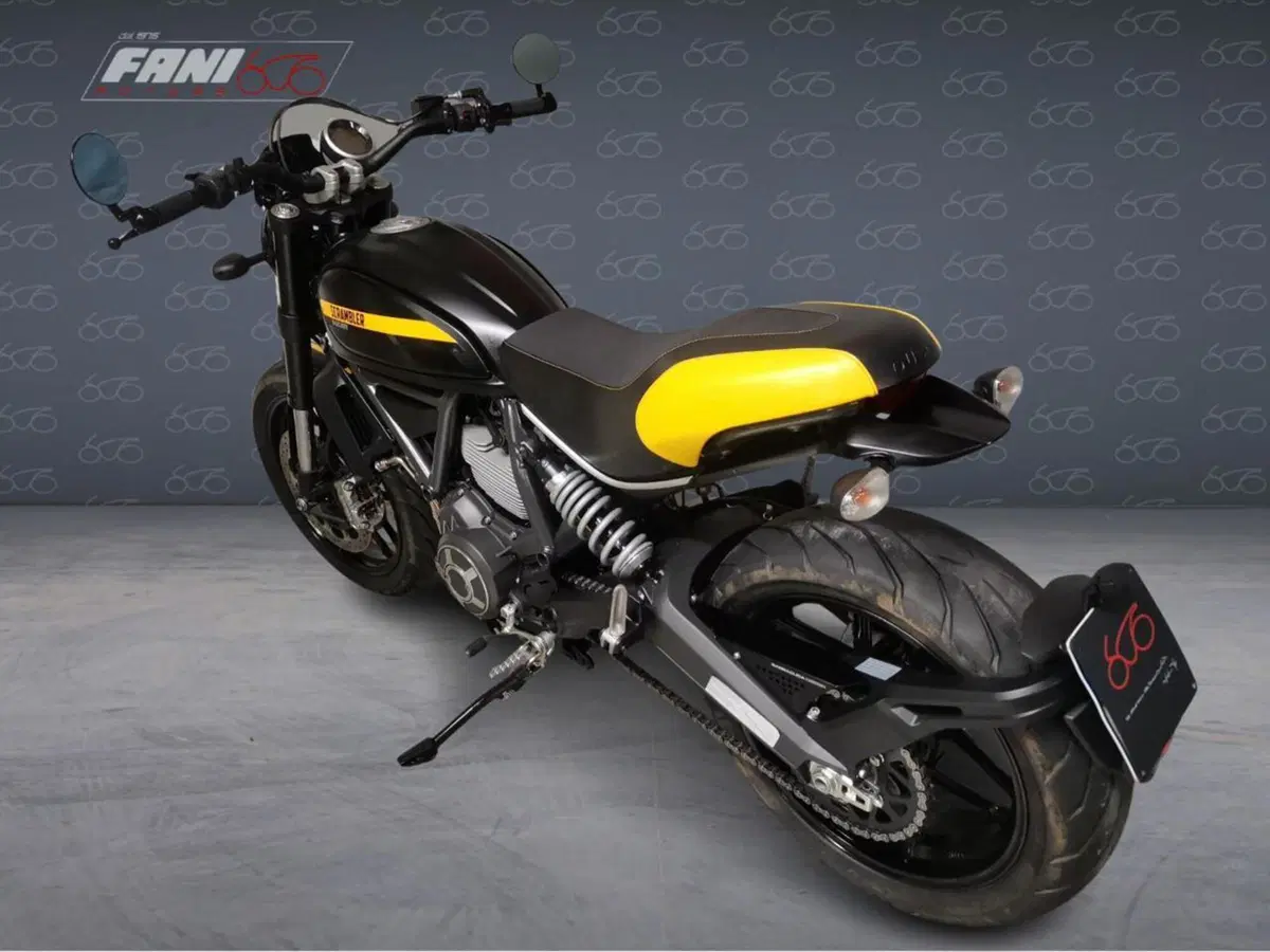 Ducati Scrambler 800 Full Throttle (2015 - 16) (5)