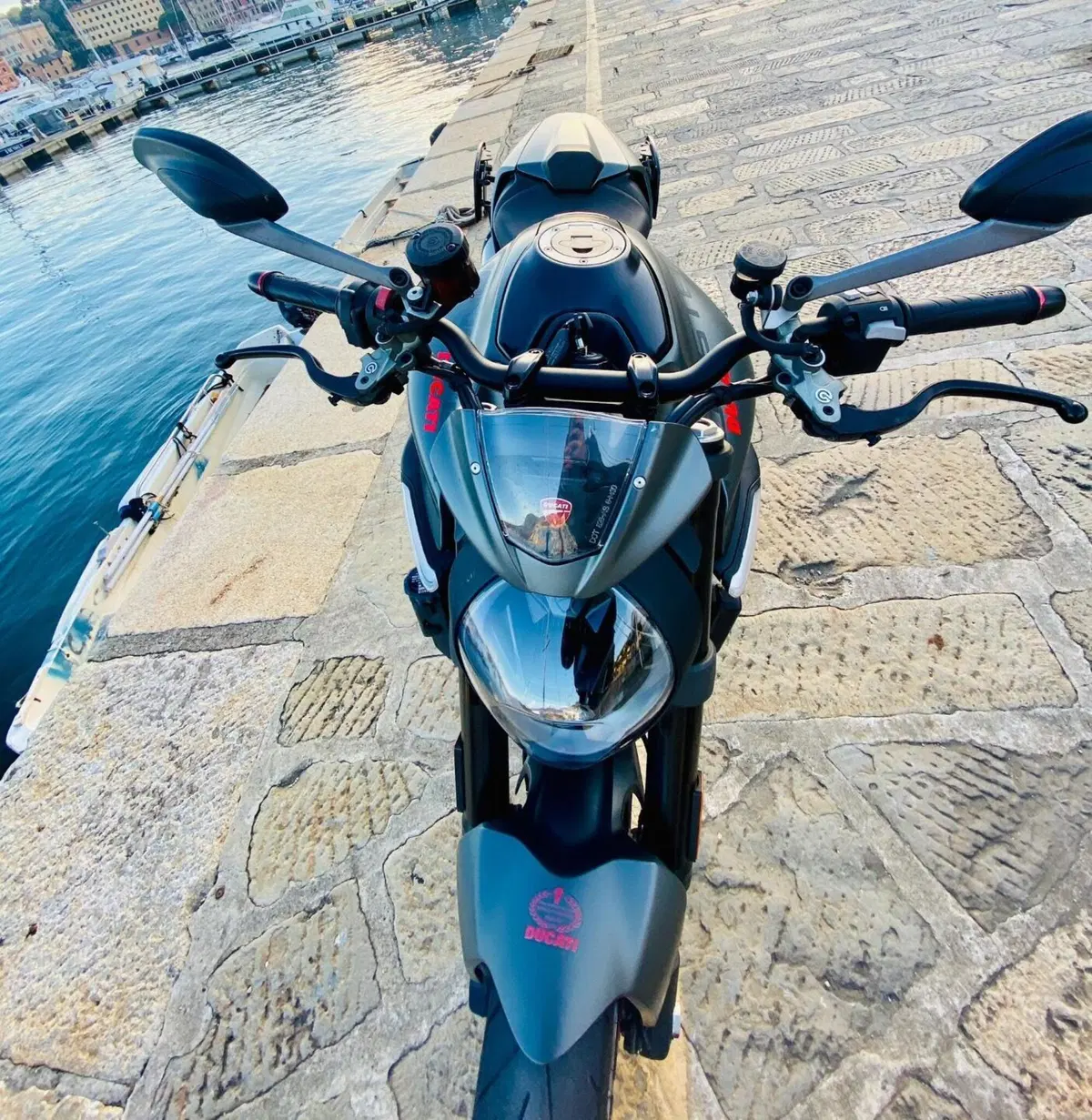 Ducati Monster 937 + (2021 - 25) (4)