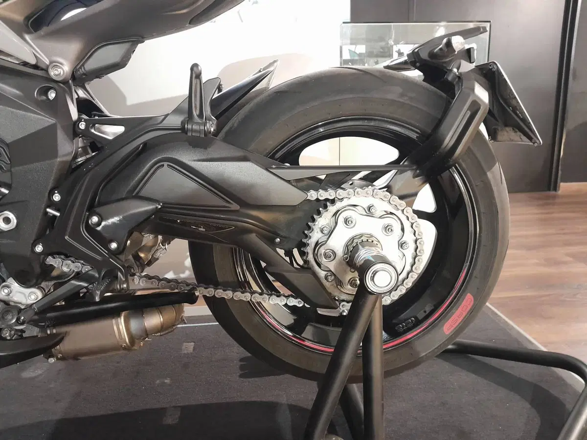 MV Agusta Brutale 800 RR (2021 - 25) (3)