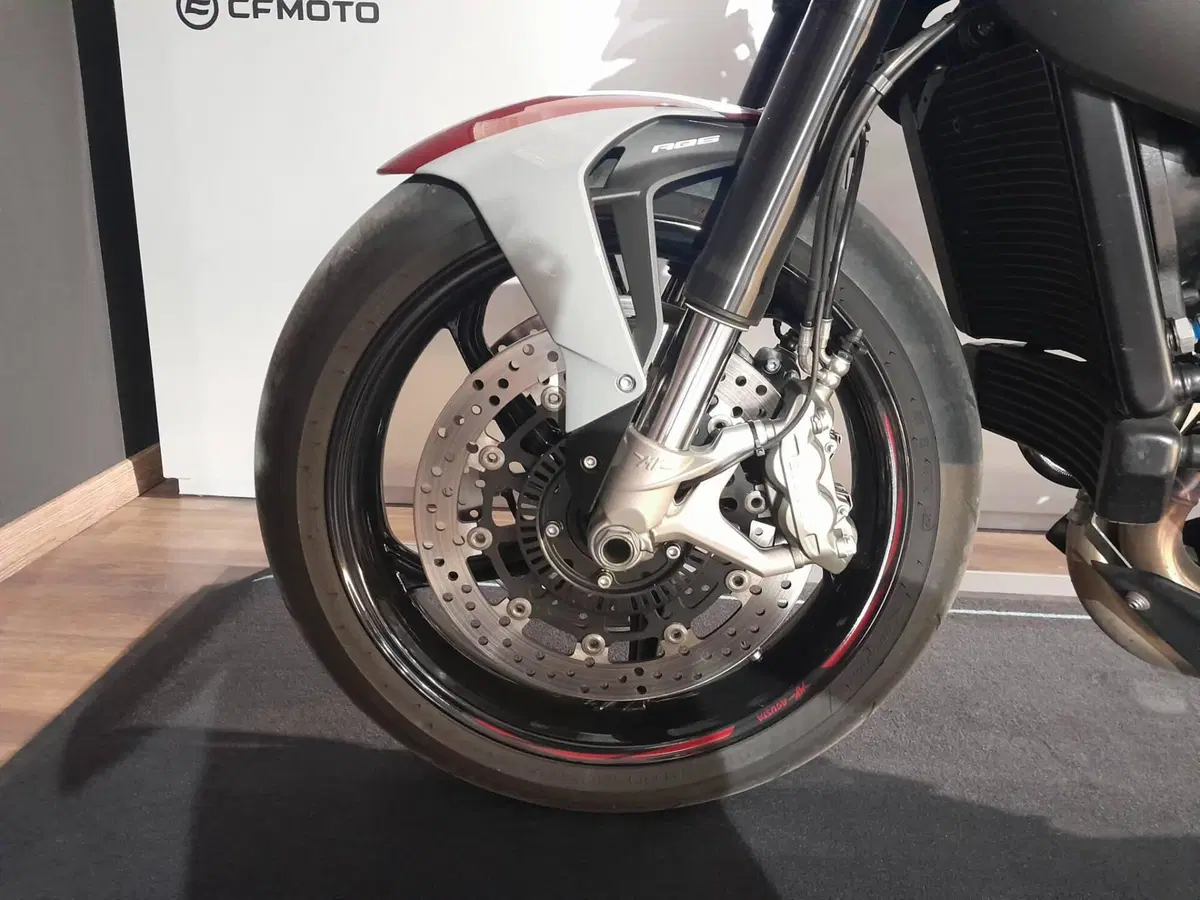 MV Agusta Brutale 800 RR (2021 - 25) (5)