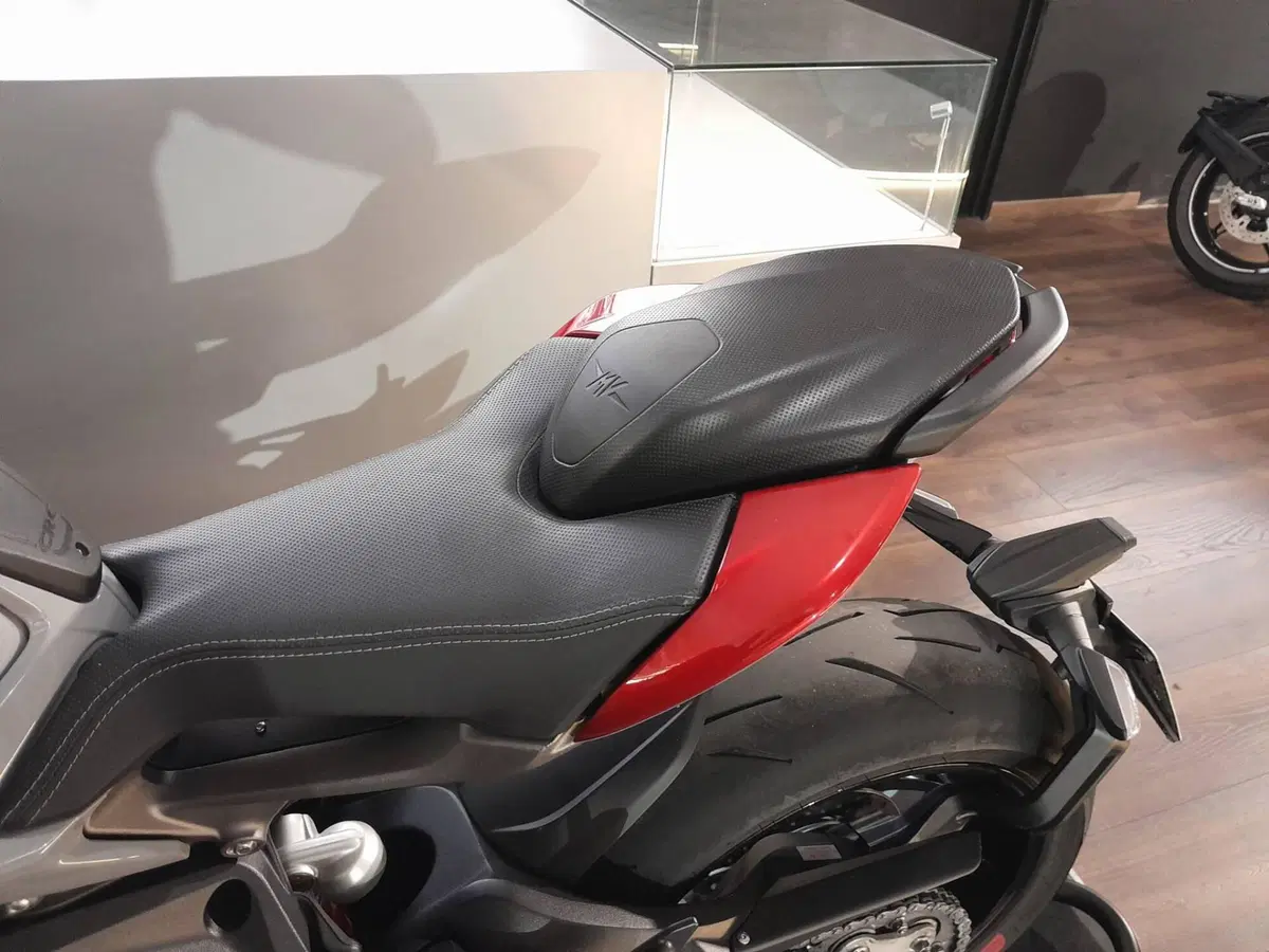 MV Agusta Brutale 800 RR (2021 - 25) (8)