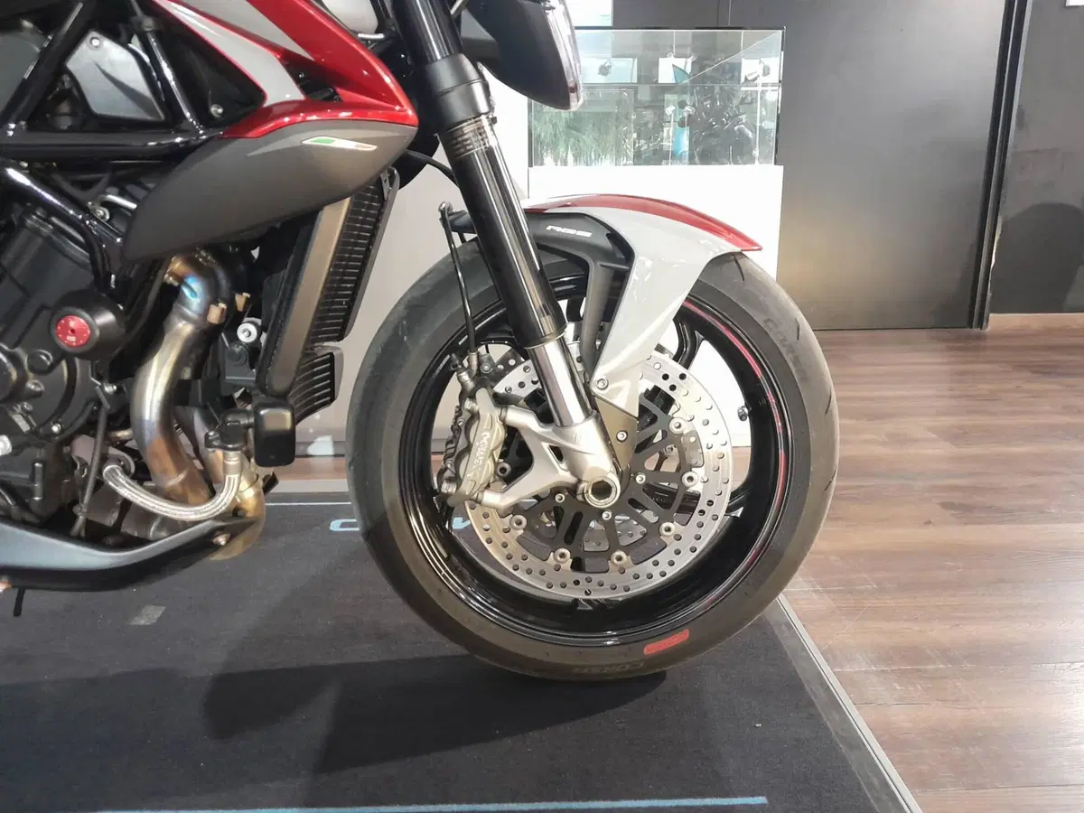 MV Agusta Brutale 800 RR (2021 - 25) (11)