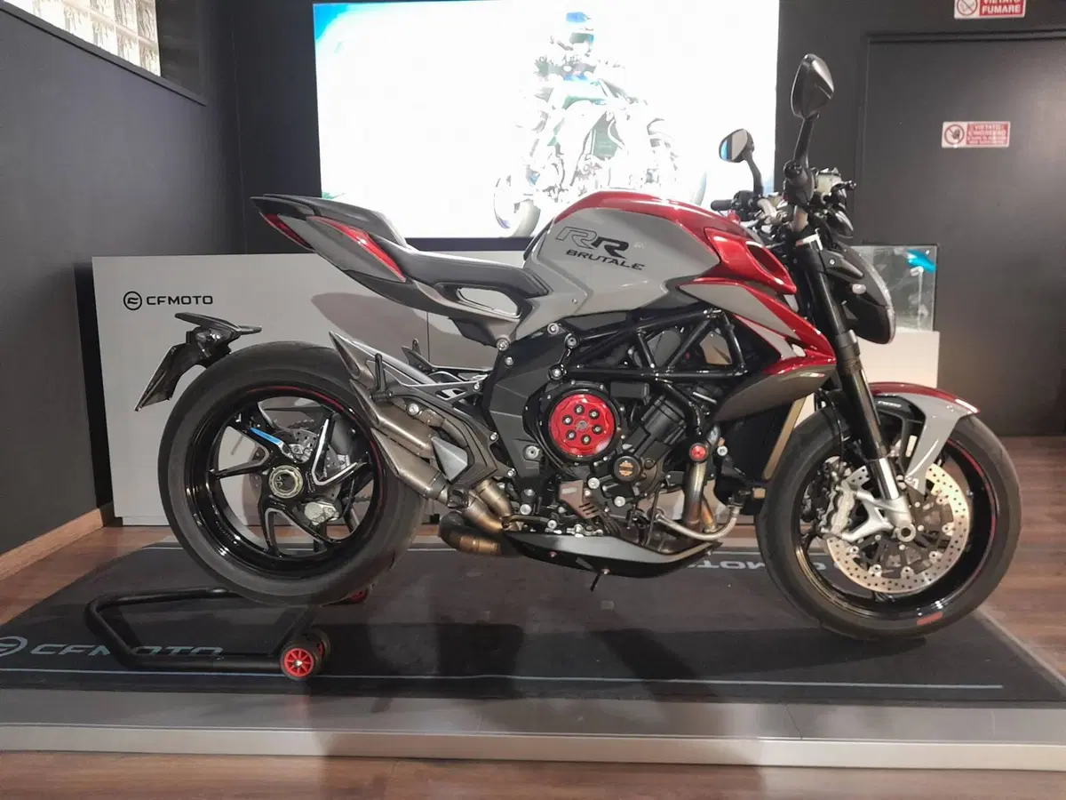MV Agusta Brutale 800 RR (2021 - 25) (19)