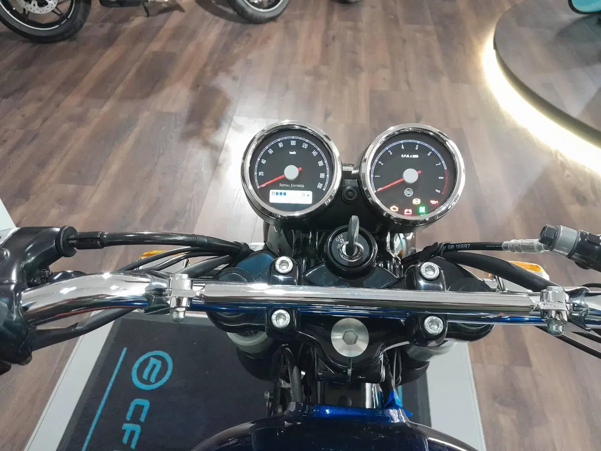 Royal Enfield Interceptor 650 (2021 - 26) (9)