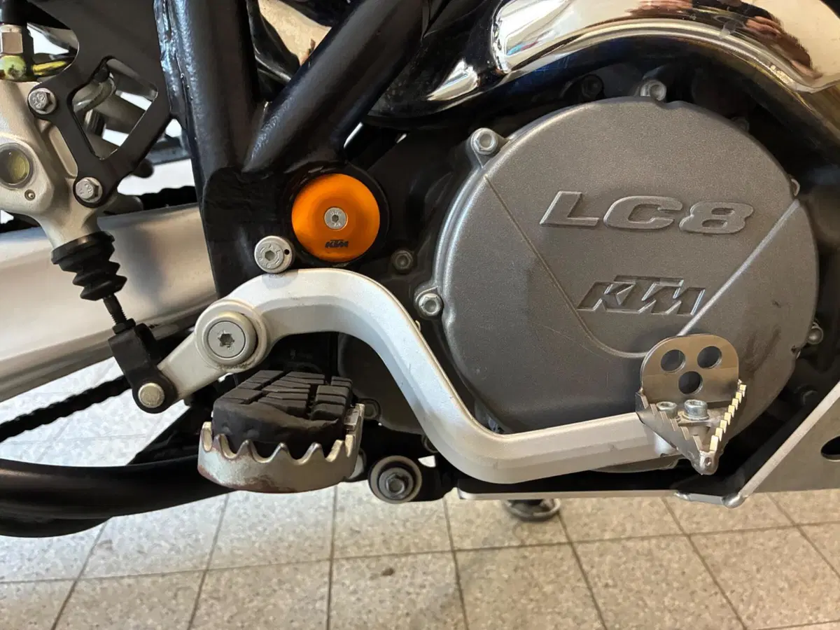 KTM 990 Adventure (2006 - 08) (6)