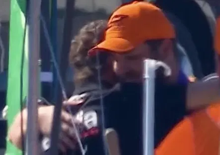 Bezzecchi è andato a parlare con il marshal, le sue parole: Mi scuso con tutti [VIDEO]
