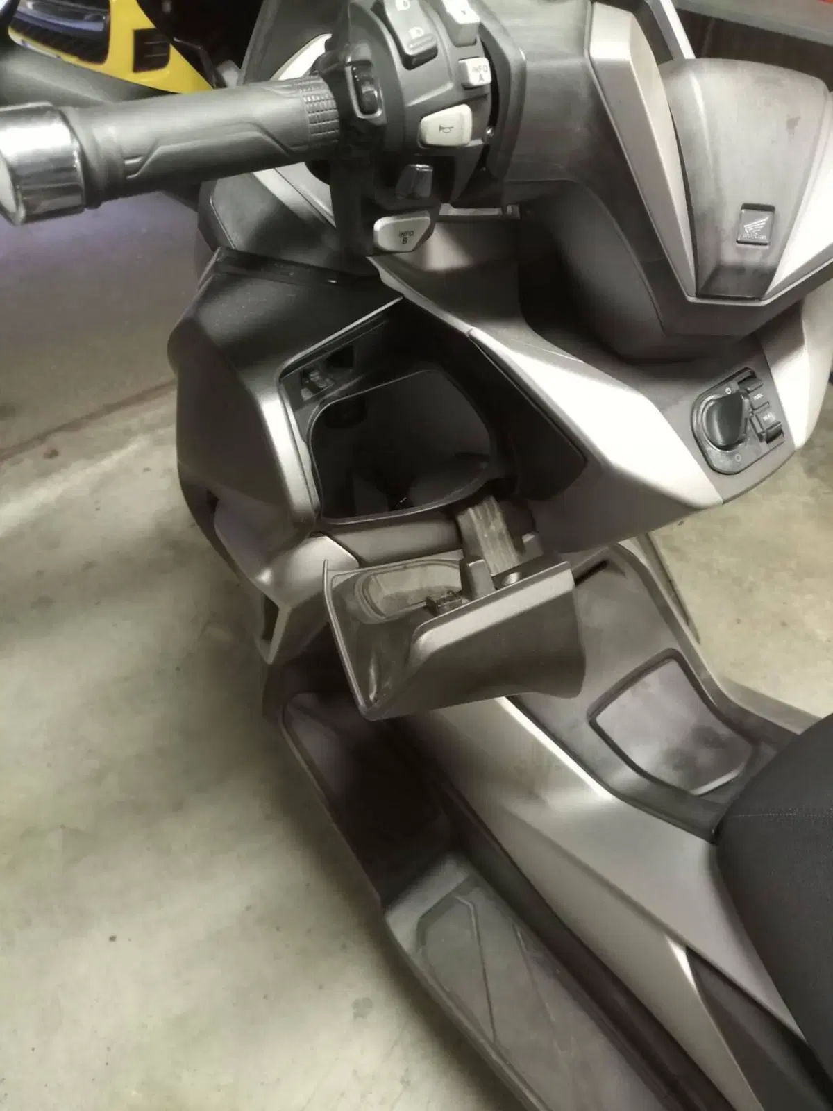 Honda Forza 300 ABS (2018 - 20) (9)