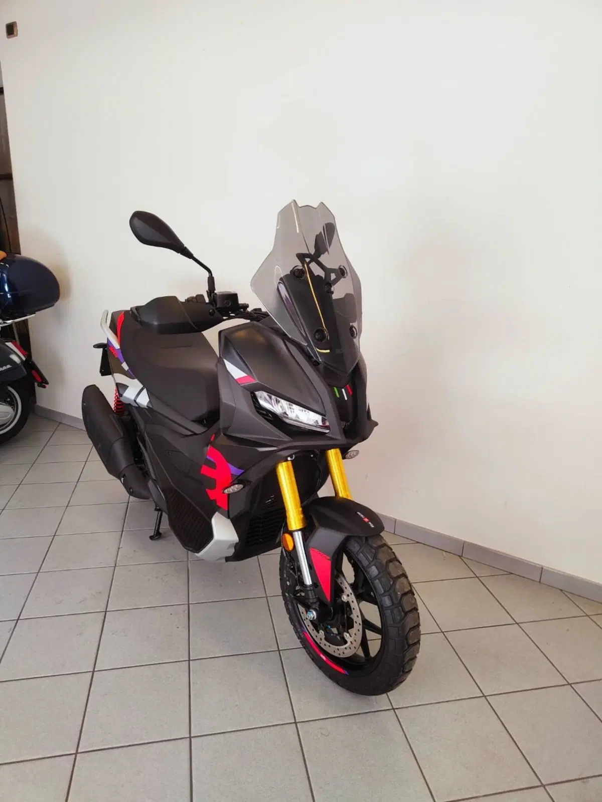 Aprilia SR GT 400 (2026) (5)