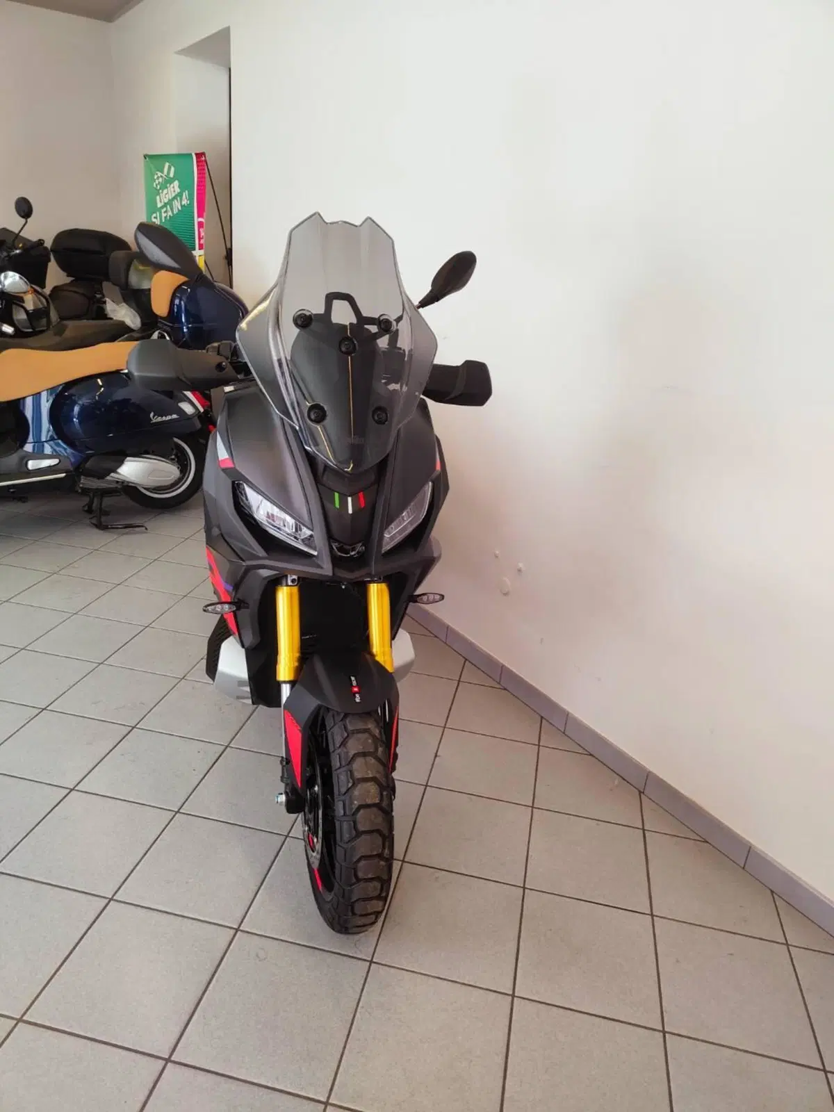 Aprilia SR GT 400 (2026) (6)