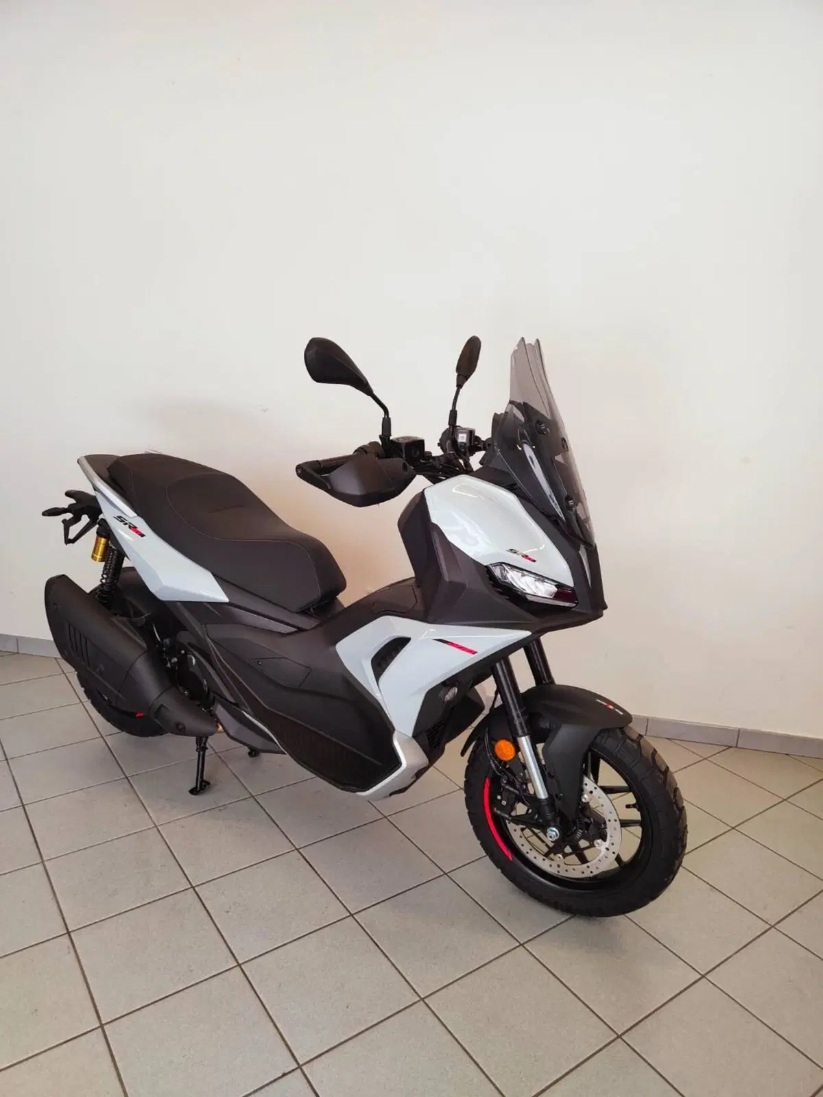 Aprilia SR GT 400 (2026) (4)
