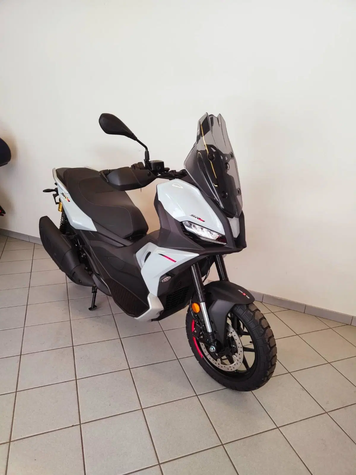 Aprilia SR GT 400 (2026) (5)