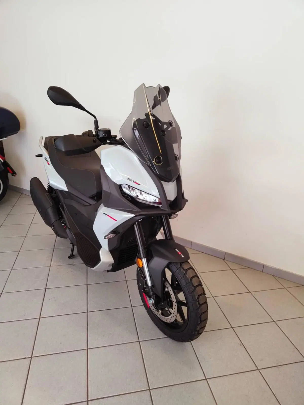 Aprilia SR GT 400 (2026) (6)