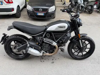 Ducati Scrambler 800 Full Throttle (2023 - 24) usata