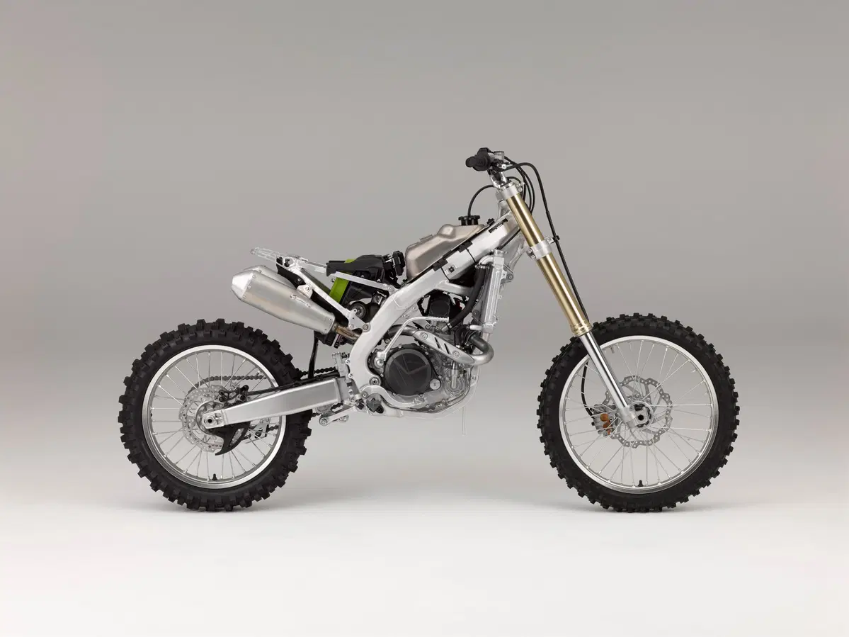 Honda CRF450R 2017. Foto e dati (13)