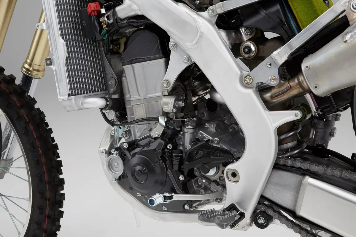 Honda CRF450R 2017. Foto e dati (16)