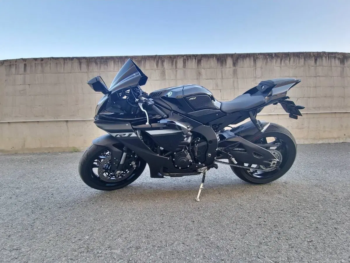Yamaha YZF R1 (2020 - 25) (4)