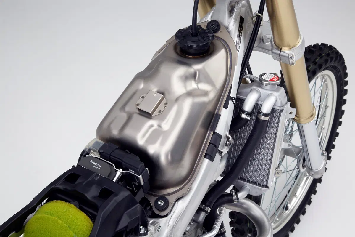 Honda CRF450R 2017. Foto e dati (24)